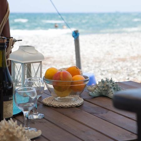 Aquarian Beachfront Apartment Larnaca Exterior photo