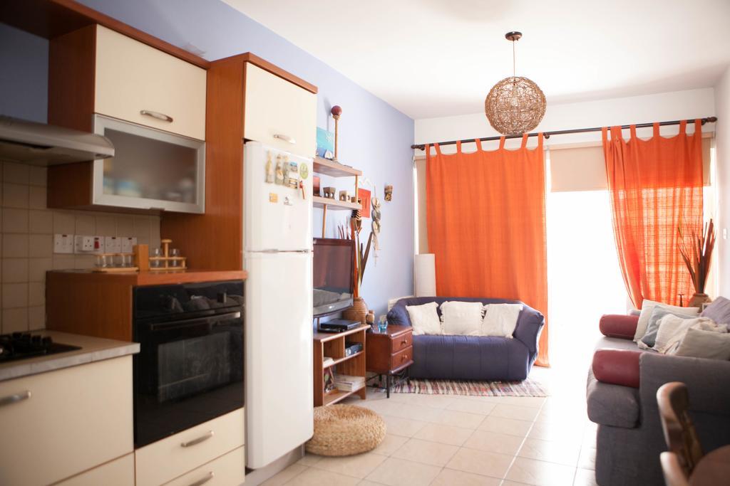 Aquarian Beachfront Apartment Larnaca Exterior photo