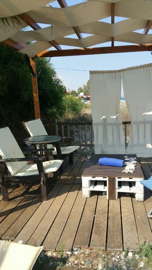 Aquarian Beachfront Apartment Larnaca Exterior photo